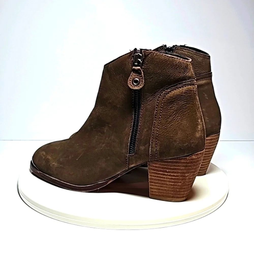 Diba True Swing Brown Leather Ankle Boots Side Zip Block Heel 8.5 NWOT Western